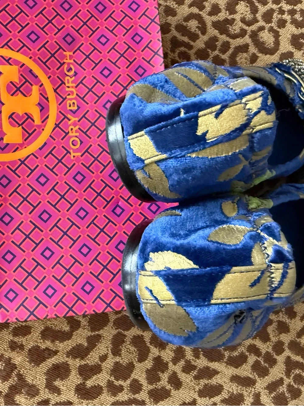 New Condition Tory Burch Viola Embellished Bow Blue & Gold Velvet 7